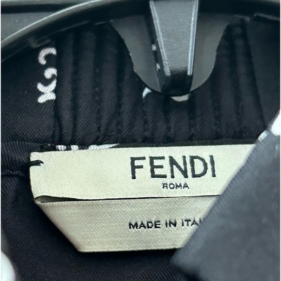 $1790 New 🆕 Fendi Kaligraph logo print silk button dress size 40 - Picture 10 of 12